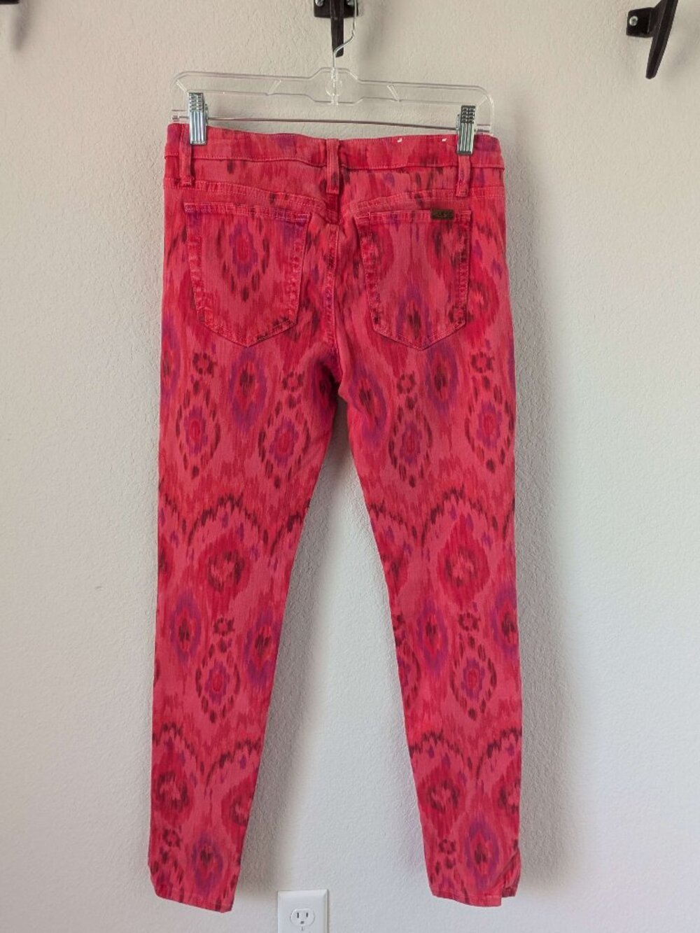 EUC -- JOE's Jeans Ikat Print Red / Pink Skinny Ankle Pant - Size 29 - Picture 2 of 4
